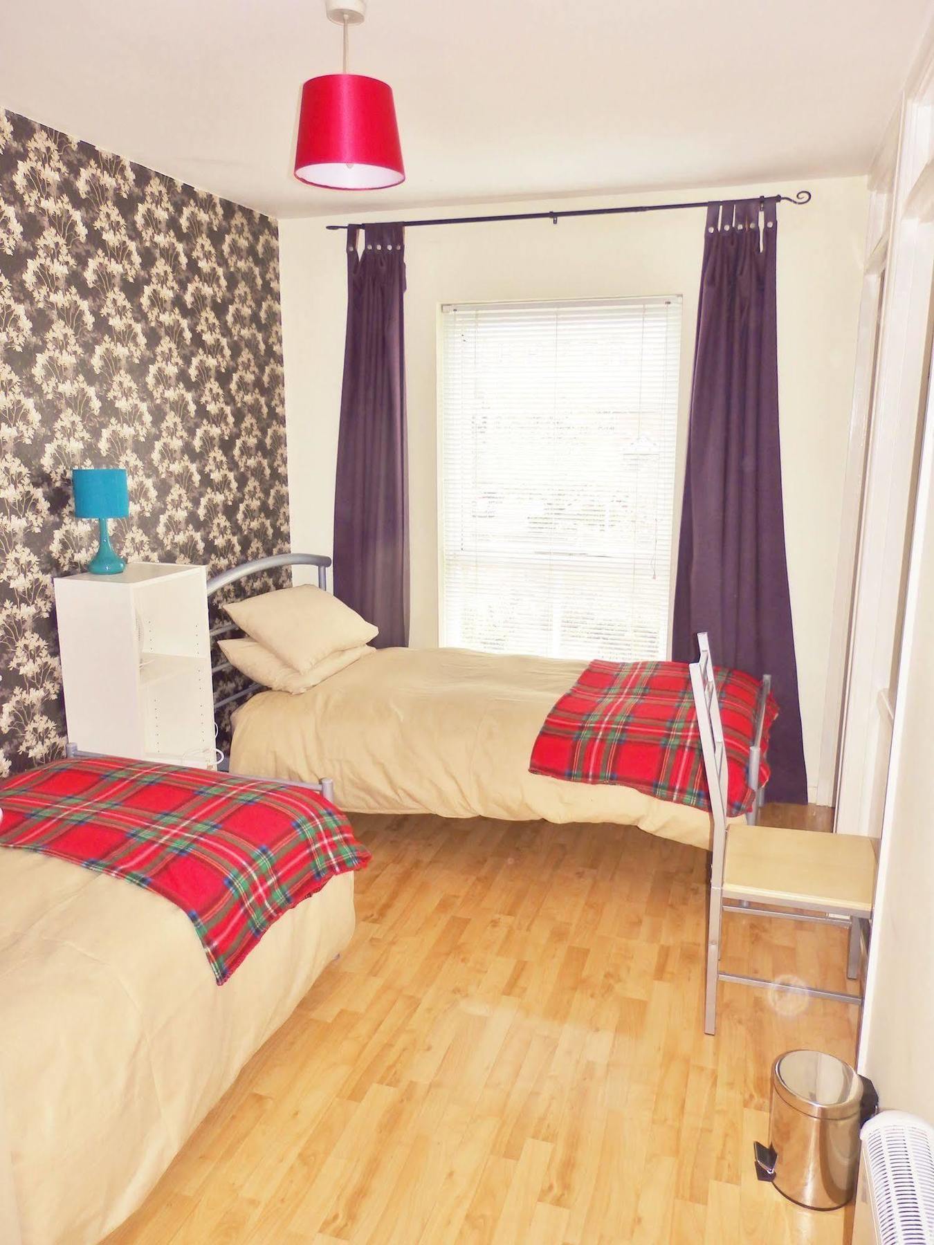 Excellent Location - City Centre - Parking - 4 Beds -2 Bedrooms Белфаст Екстер'єр фото